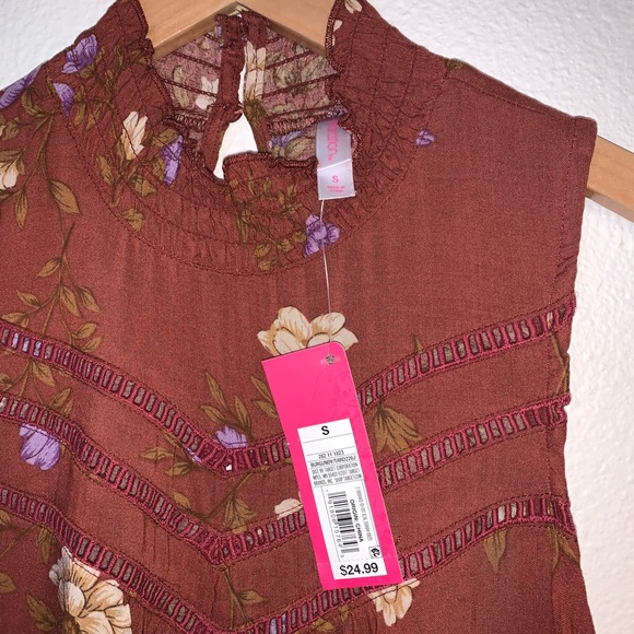 ❌SOLD❌ Xhilaration Sleeveless Floral Dress - Picture 6 of 6